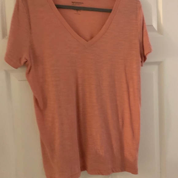 Pink v-neck tshirt - Picture 1 of 1